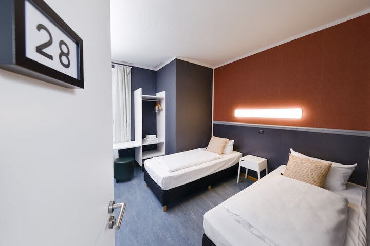 Room 14 of 130