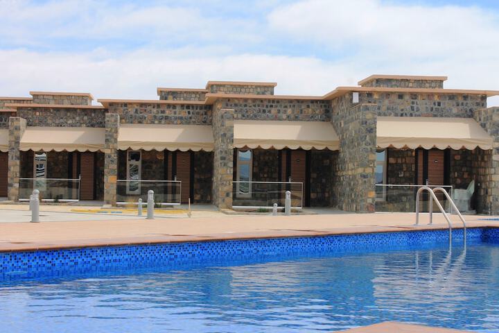Pool 21 of 49