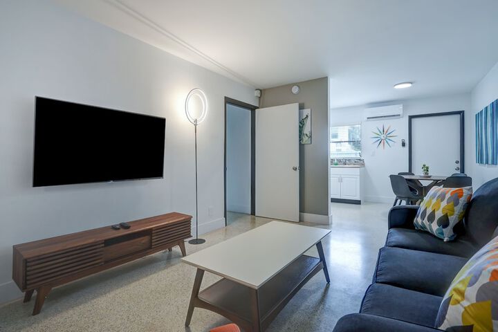 1 Bedroom Deluxe Apartment King Bed Sofa Kitchen Accessible (15 of 42)