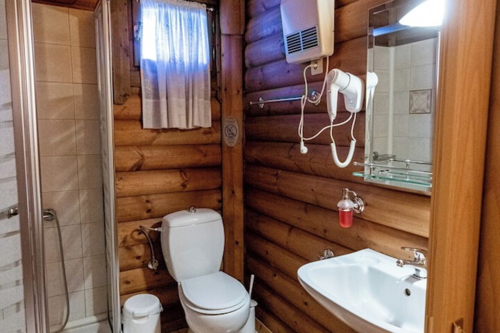 Room 10 of 18