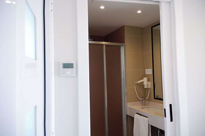 Room 16 of 20