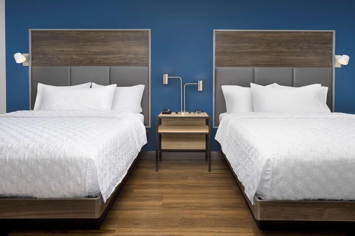 2 Queen Beds (18 of 18)