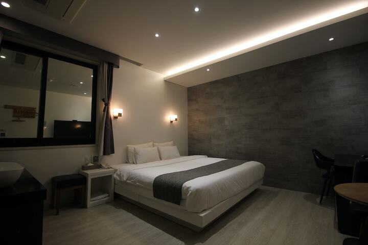 Room 30 of 74