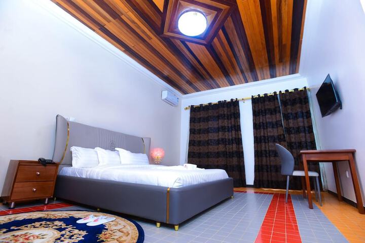 Room 2 of 18