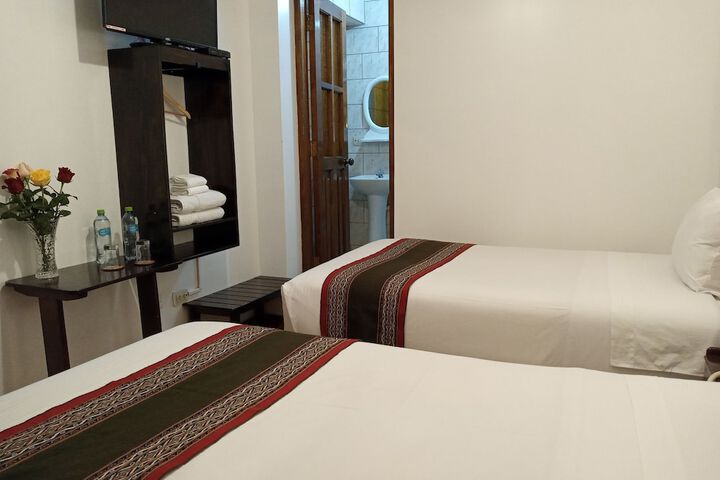 Room 5 of 12