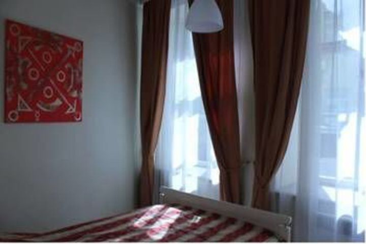 Room 6 of 11