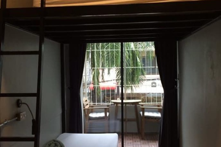 Room 5 of 92