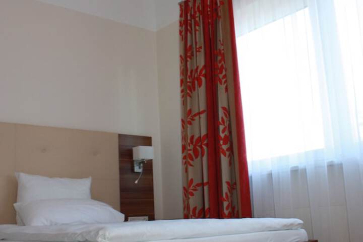 Room 5 of 19