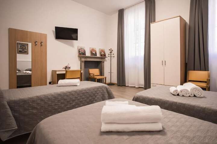 Room 3 of 25