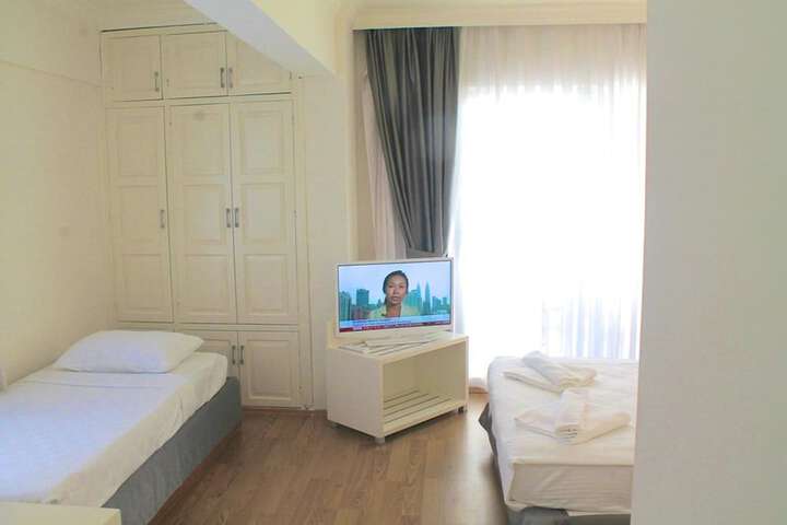 Room 7 of 68