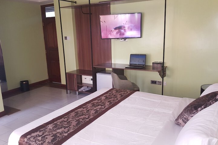 Room 13 of 30