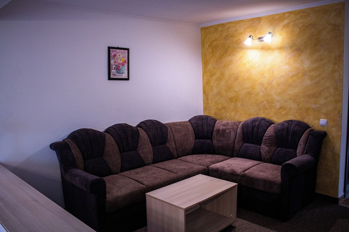 Room 38 of 90