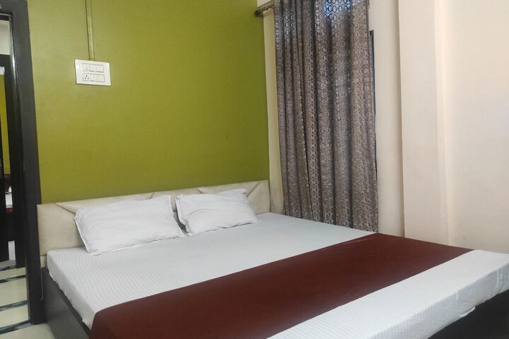 Room 2 of 7