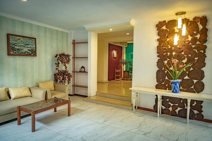 Ballroom/Hall 63 of 66
