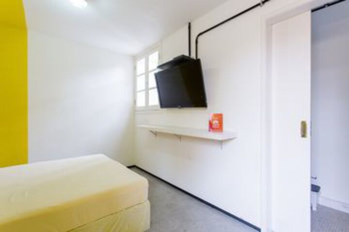 Room 34 of 35