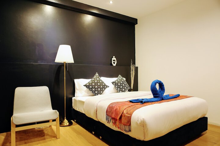 Room 7 of 27