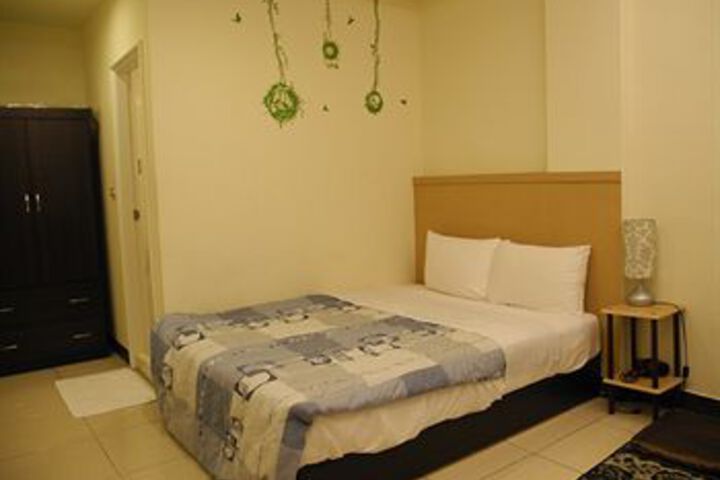 Room 18 of 29