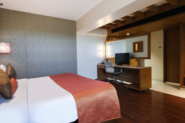 Room 15 of 50
