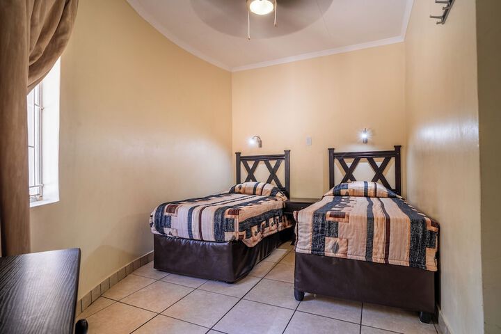 Room 28 of 236