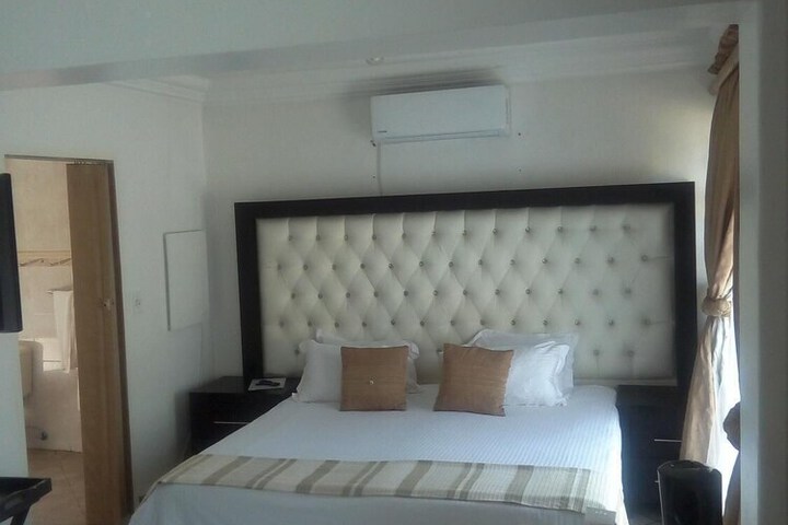 Room 16 of 31