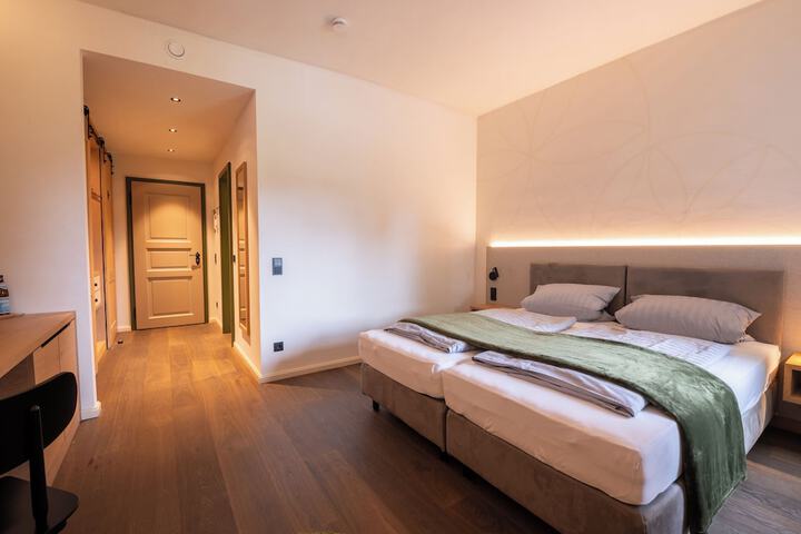 Room 18 of 53
