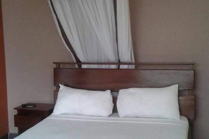 Room 18 of 39