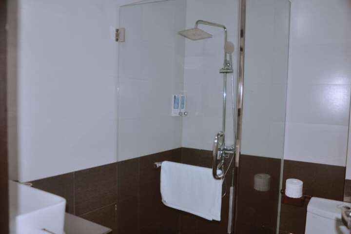 Room 11 of 72