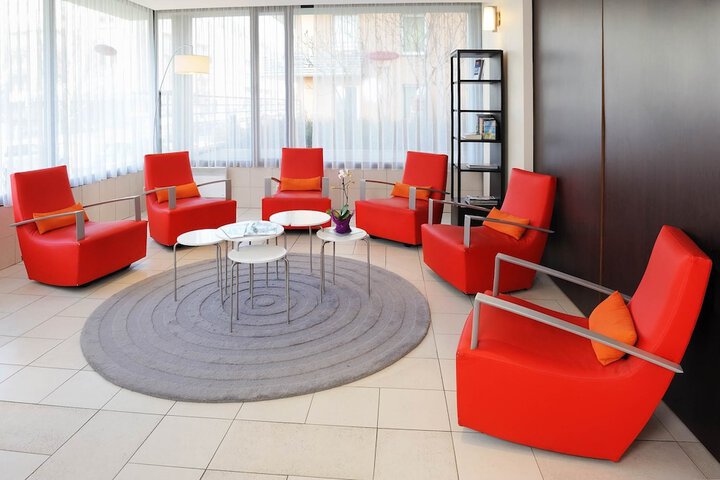 Entrance & Lobby
