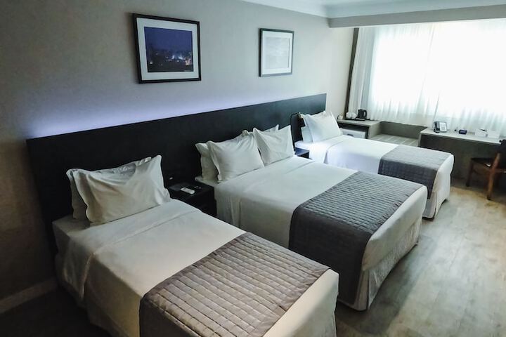 Room 17 of 90