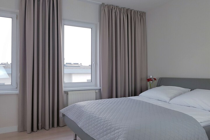 Room 9 of 37