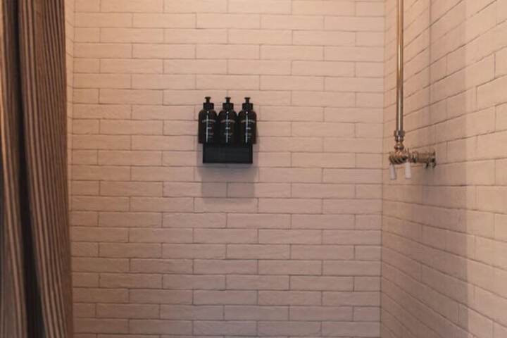 Room 14 of 48