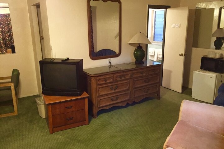Room 3 of 24