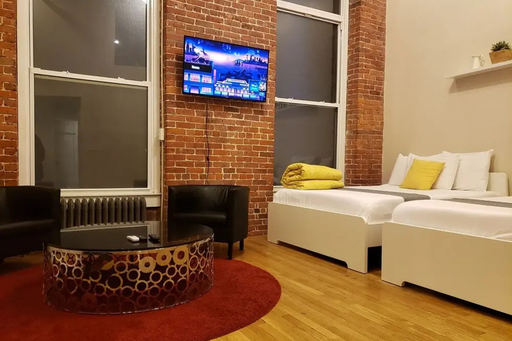 Room 6 of 20