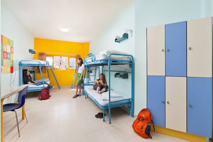 Room 20 of 137
