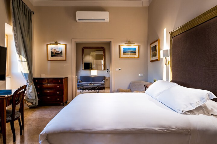 Room 13 of 130