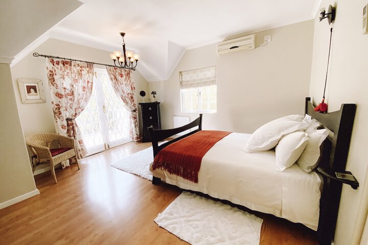 Room 2 of 20