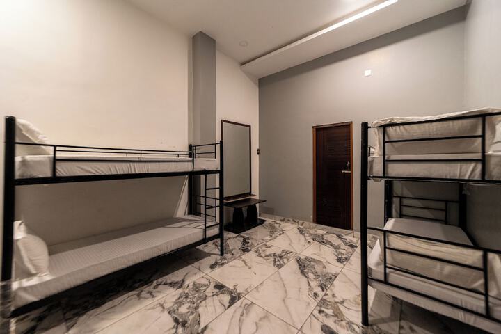 Room 13 of 24