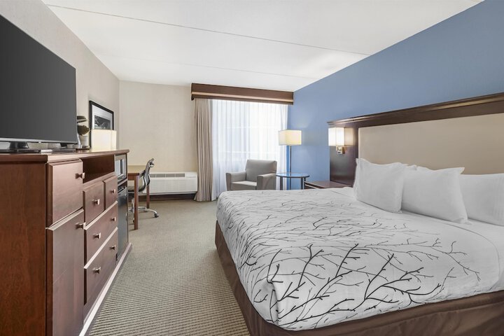Room 48 of 92