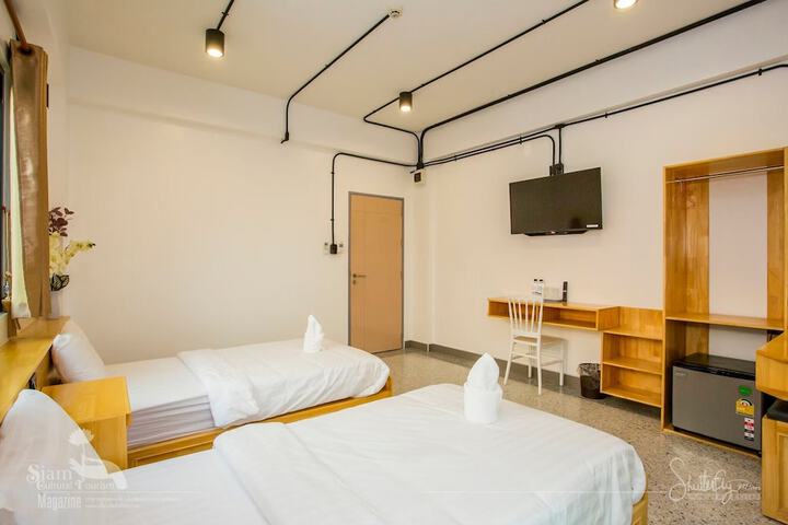 Room 10 of 20