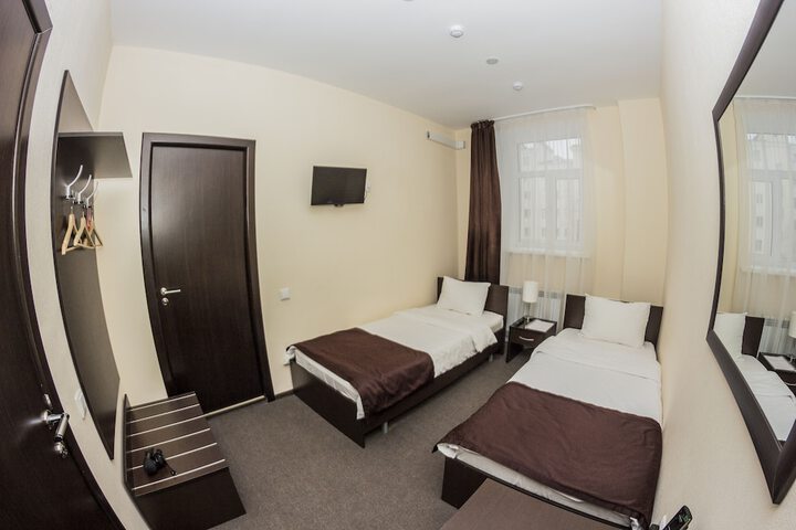 Room 9 of 50