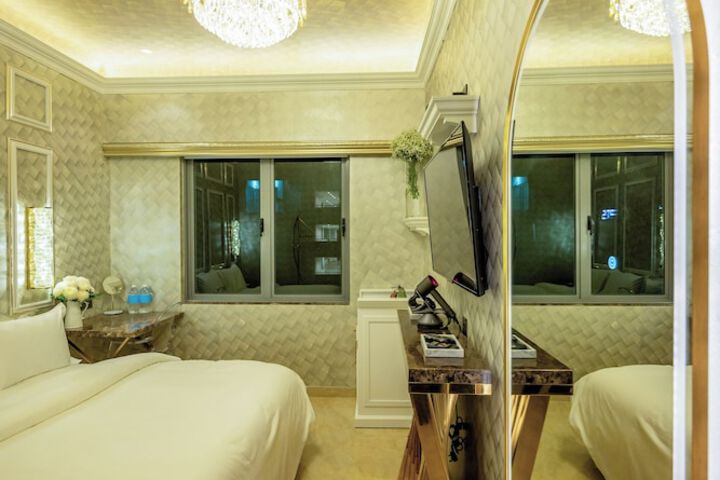 Room 47 of 285