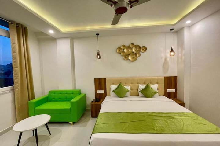 Room 3 of 47