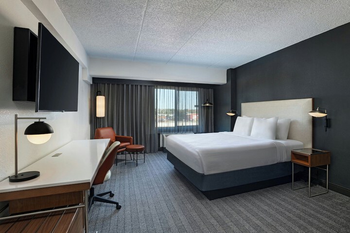 Room 4 of 35