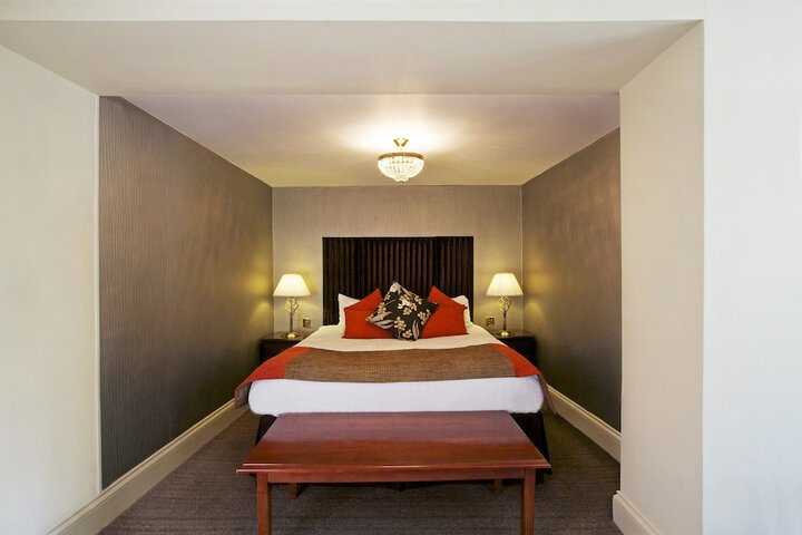 Room 14 of 118
