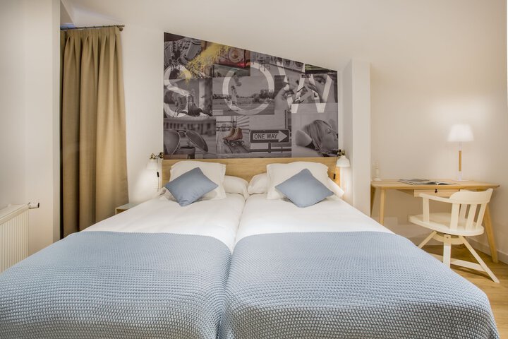 Room 13 of 105