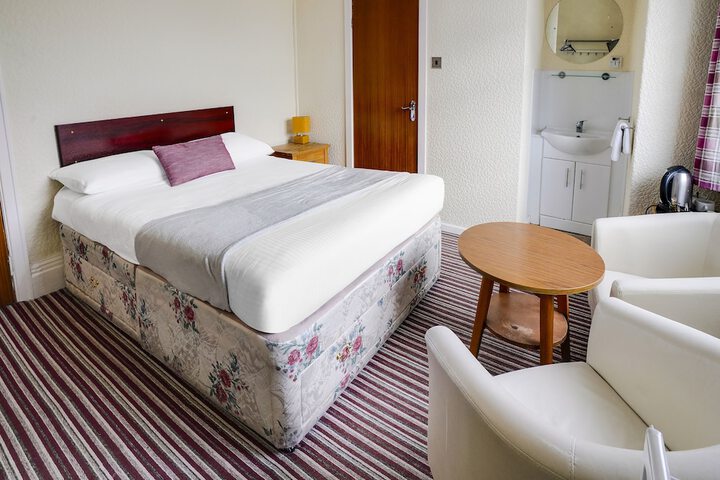 Room 10 of 24