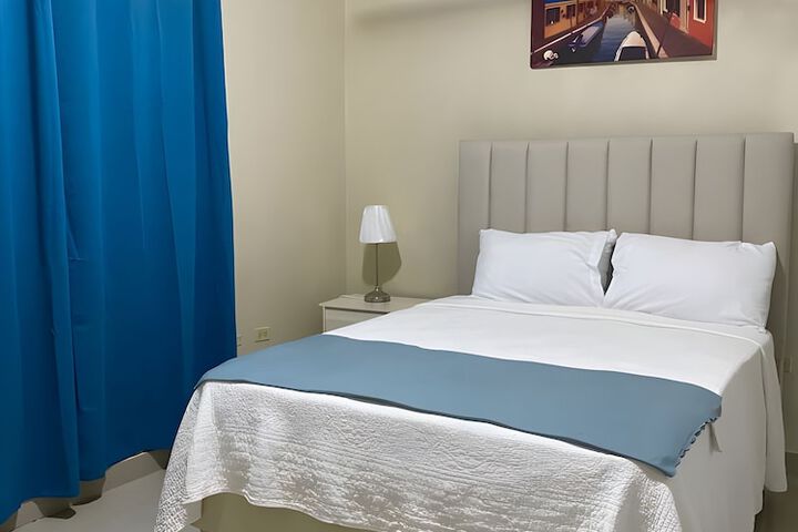 Room 16 of 28