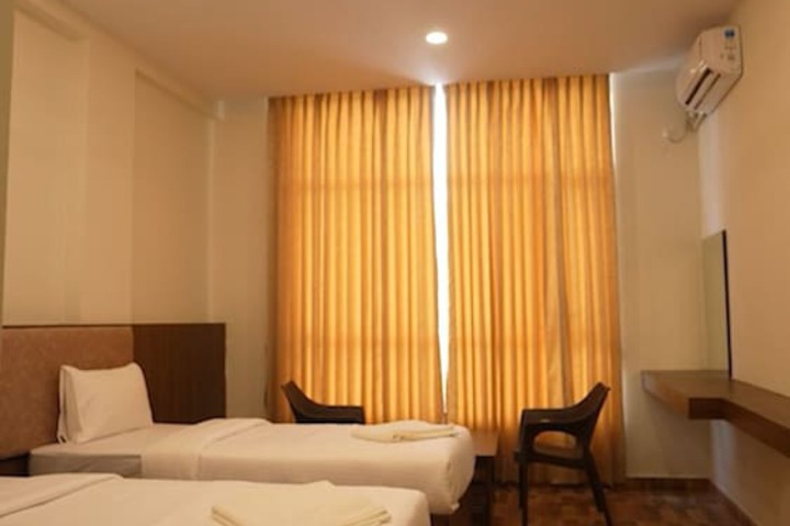 Room 11 of 21