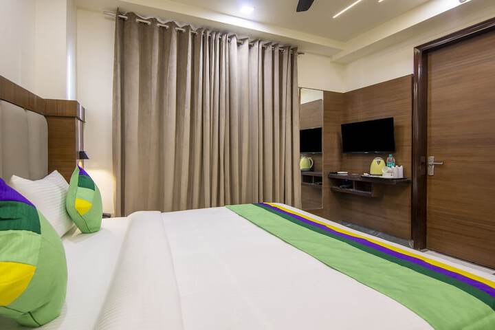 Room 10 of 31
