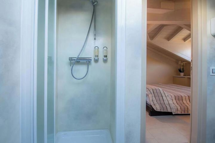 Room 50 of 72
